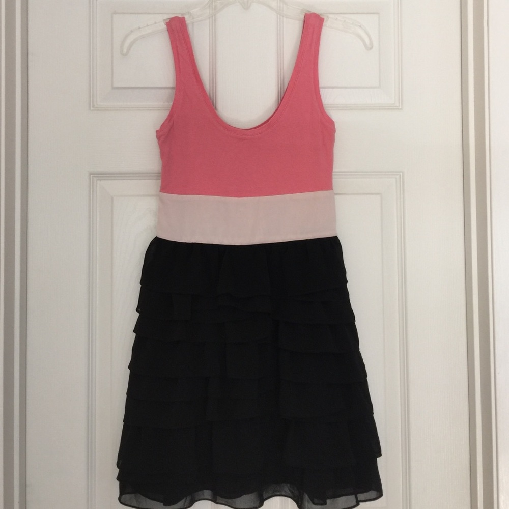 Express Pink & Black Ruffle Dress - 00